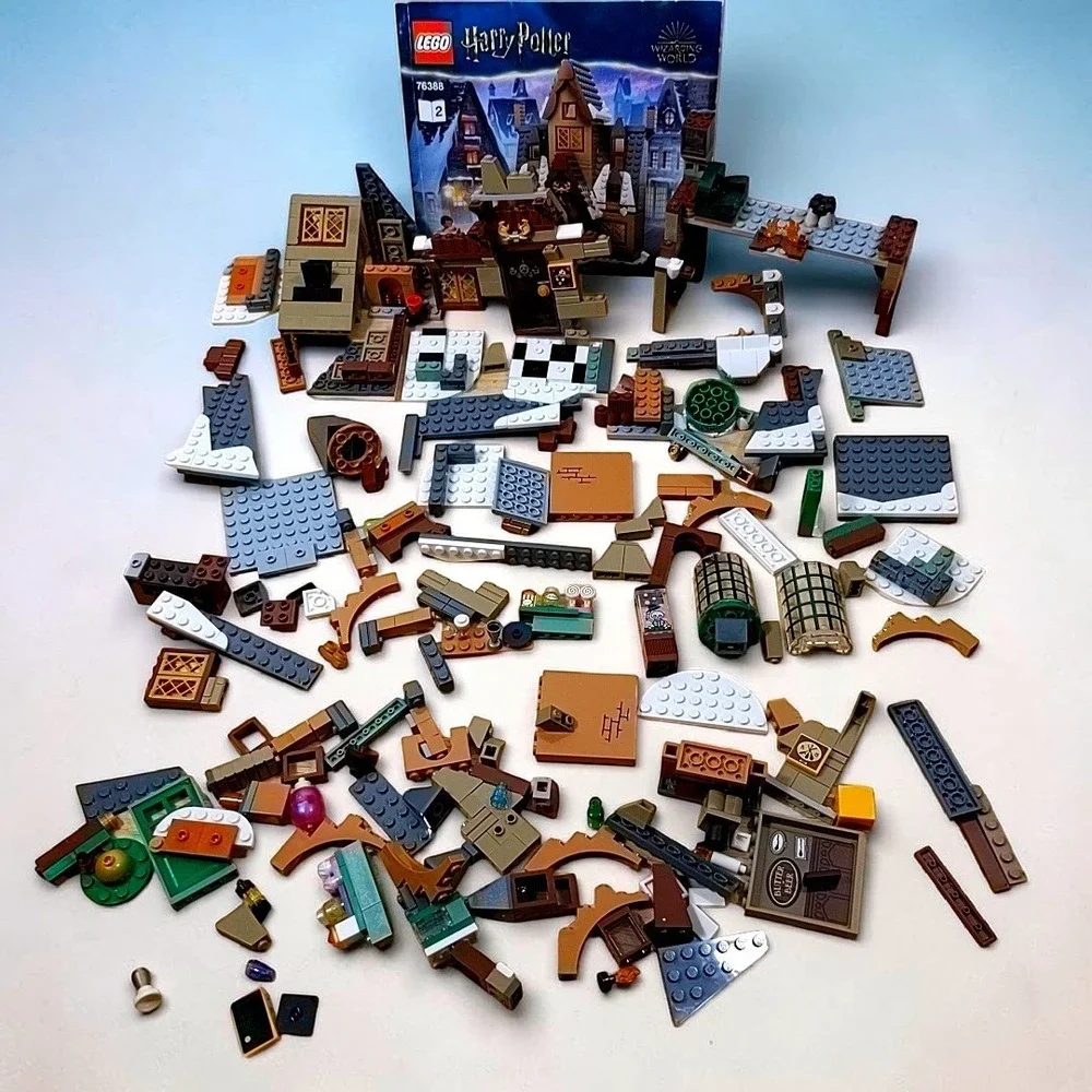 Retired LEGO Harry Potter 76388 Hogsmeade Village Visit - Incomplete - Picture 2 of 10